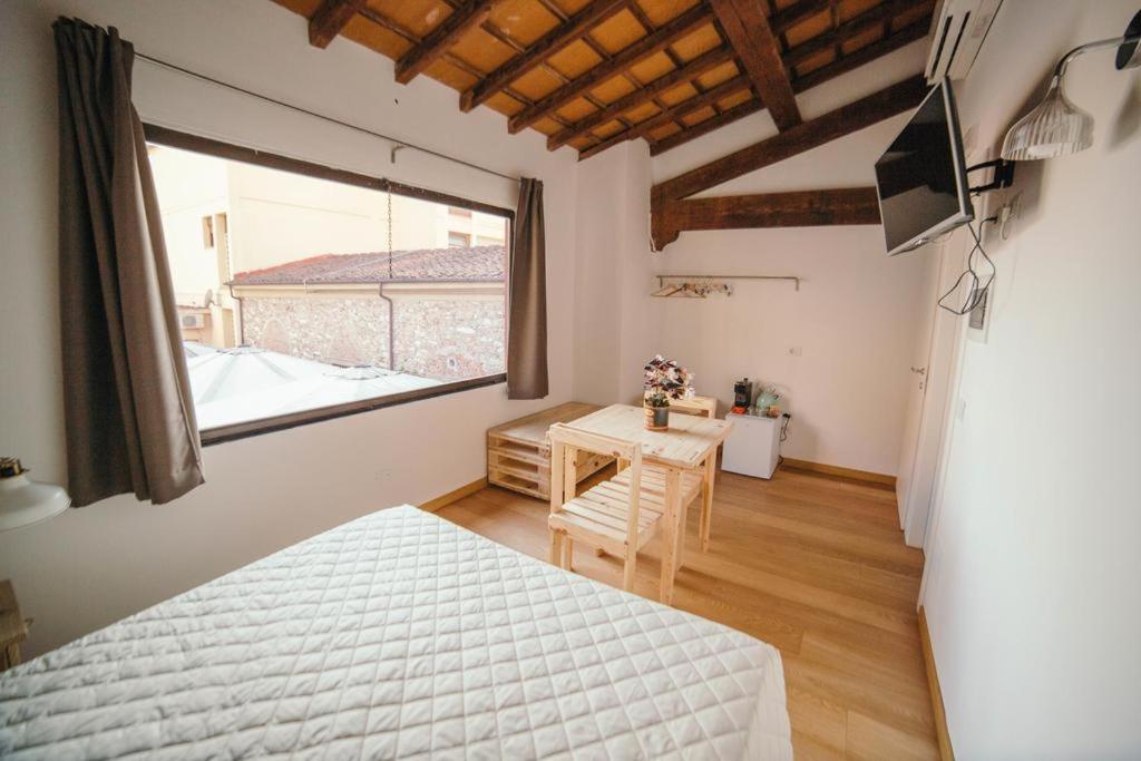 Le Camere Pietrasantine - Centro Storico Pietrasanta Habitación foto